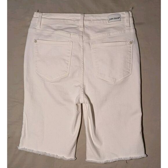 Judy Blue Shorts Women Size Medium White Denim 5 Pocket Bermuda Stretch Raw Edge - Picture 2 of 11